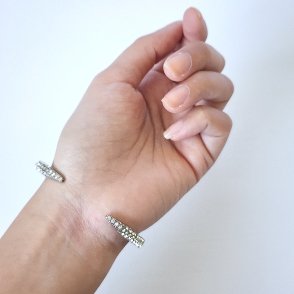 Silver open bangle bling shinny scrystal - Picture 3 of 8